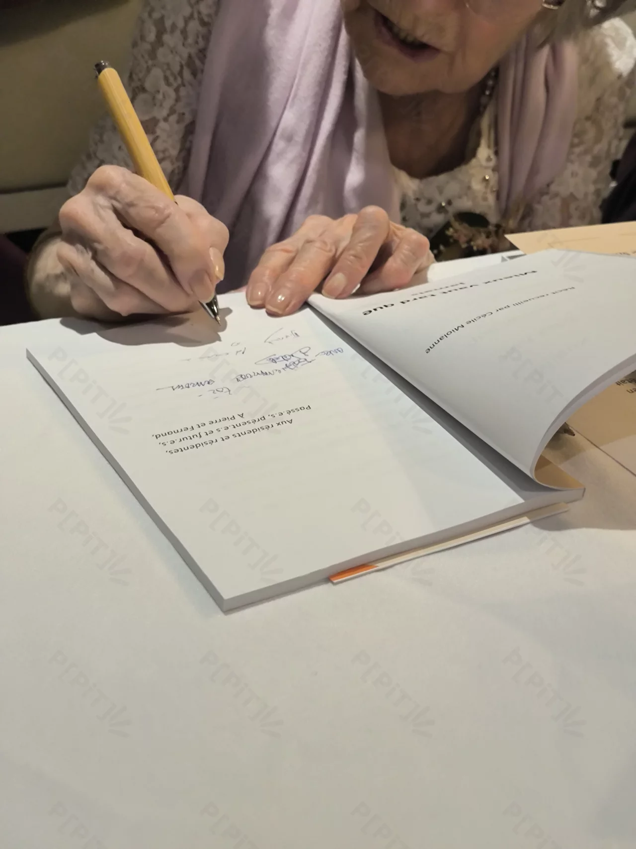 « Parce que vous vous intéressez à nous" : rencontre avec les écrivains de l'EHPAD