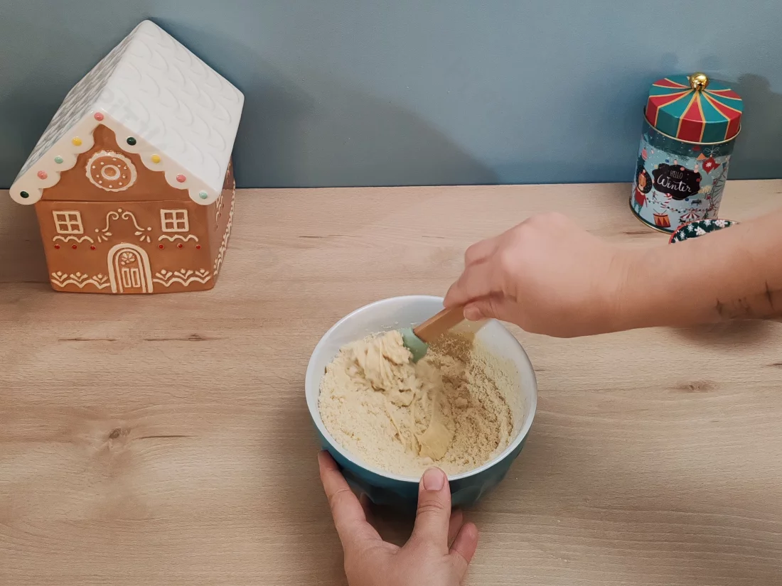 Ajouter la poudre d’amande