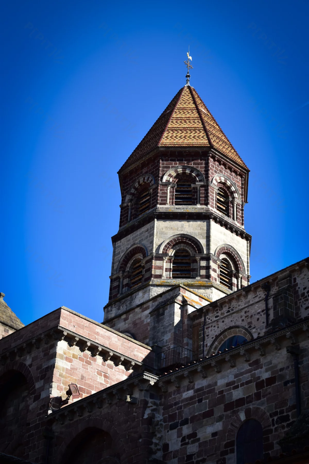 © Basilique Saint-Julien - Brioude